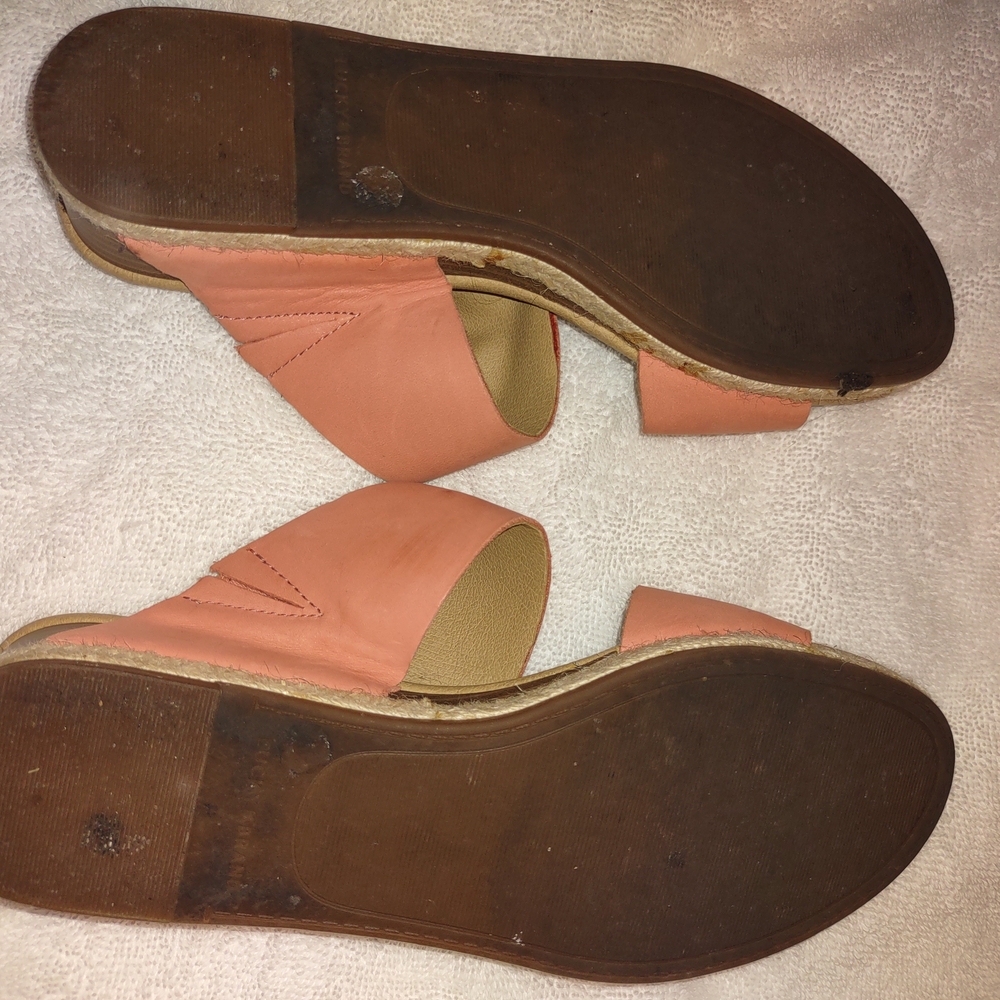 Lucky Brand Women's Peach Sandals. Size 8M. Like New - Picture 4 of 5